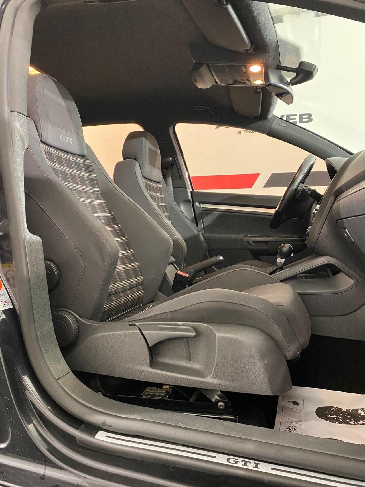 Volkswagen Golf GTI 2.0 16V TFSI 5p. GTI