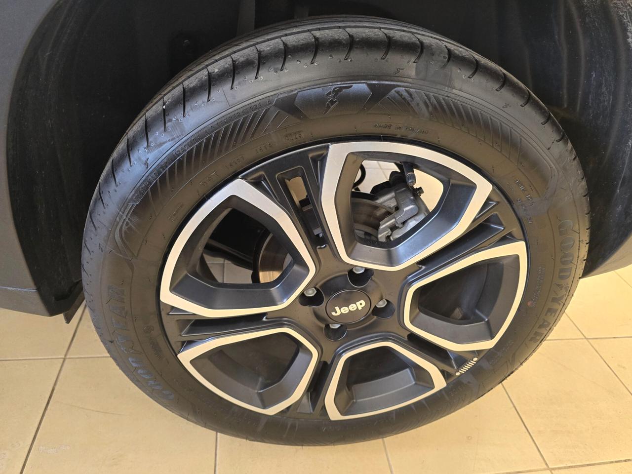 Jeep Avenger 1.2 Turbo 100 CV Summit optional