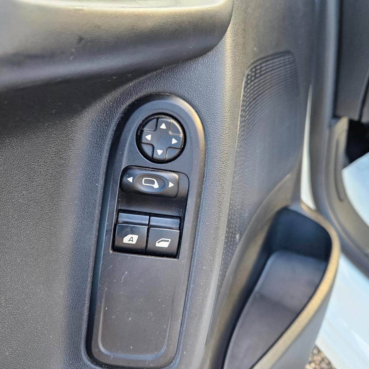 Citroen C3 1.2 BENZ NEOPATENTATI 44000KM DA 69€ MESE