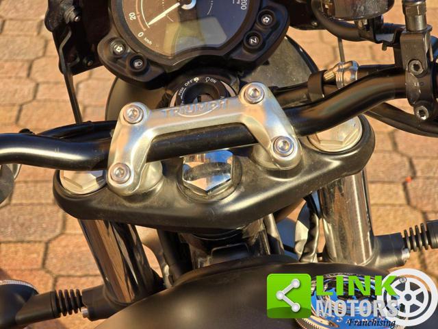 TRIUMPH Street Twin 900