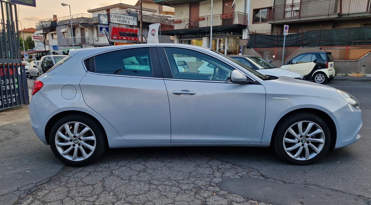 Alfa Romeo Giulietta 1.6 JTDm-2 105 CV Distinctive