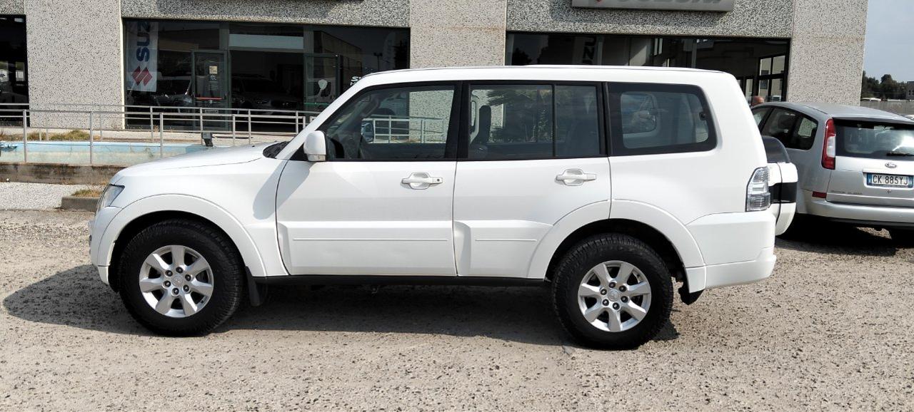 Mitsubishi Pajero 5 Porte Pajero 3.2 cr Intense 200cv 5p