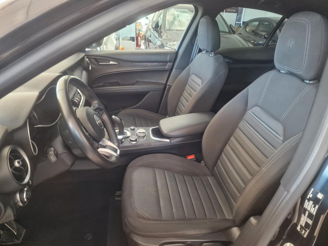 Alfa Romeo Stelvio 2021