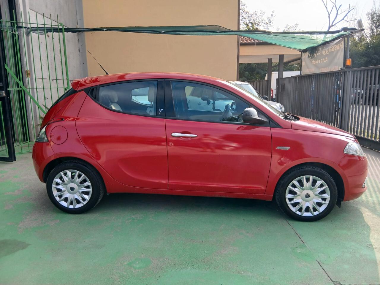 Lancia Ypsilon 1.2 69 CV 5 porte GPL Ecochic Platinum