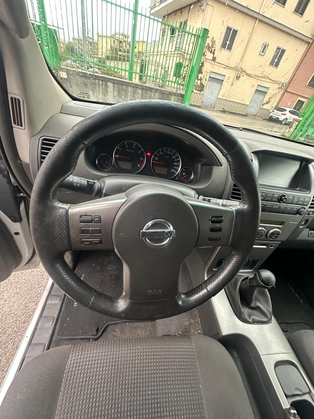 Nissan Pathfinder 2.5 dCi LE
