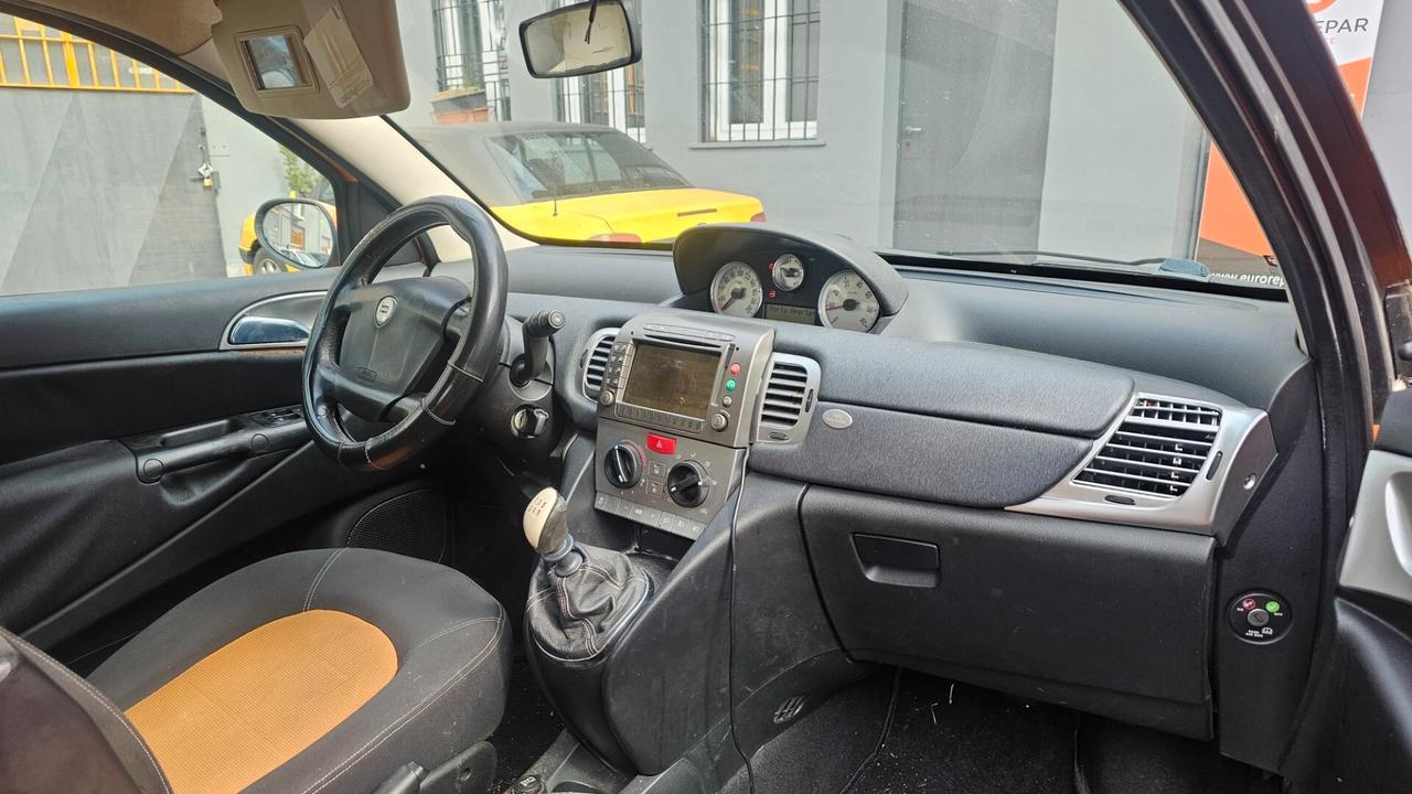 Lancia Ypsilon 1.2 Oro Giallo