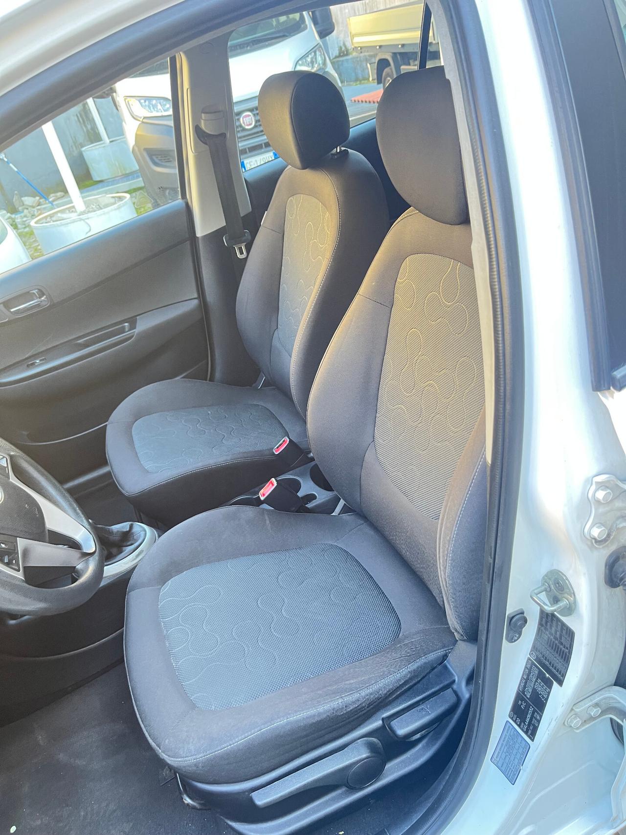 HYUNDAI I20 - 1.2 BENZINA - 5 PORTE - ANCHE PER NEOPATENTATI - 2010