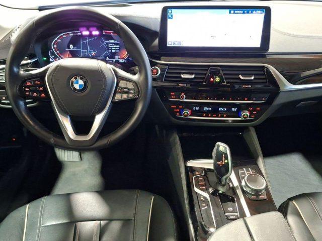BMW 520 d 48V Touring Luxury Aut. + Tetto apr.