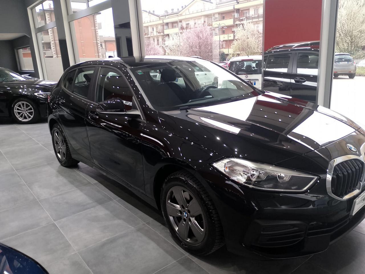 Bmw 116d 5p. Business Advantage