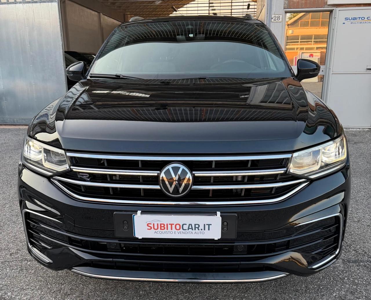 Volkswagen Tiguan Allspace 2.0 TDI SCR DSG 4MOTION R-Line 7 posti Gancio traino