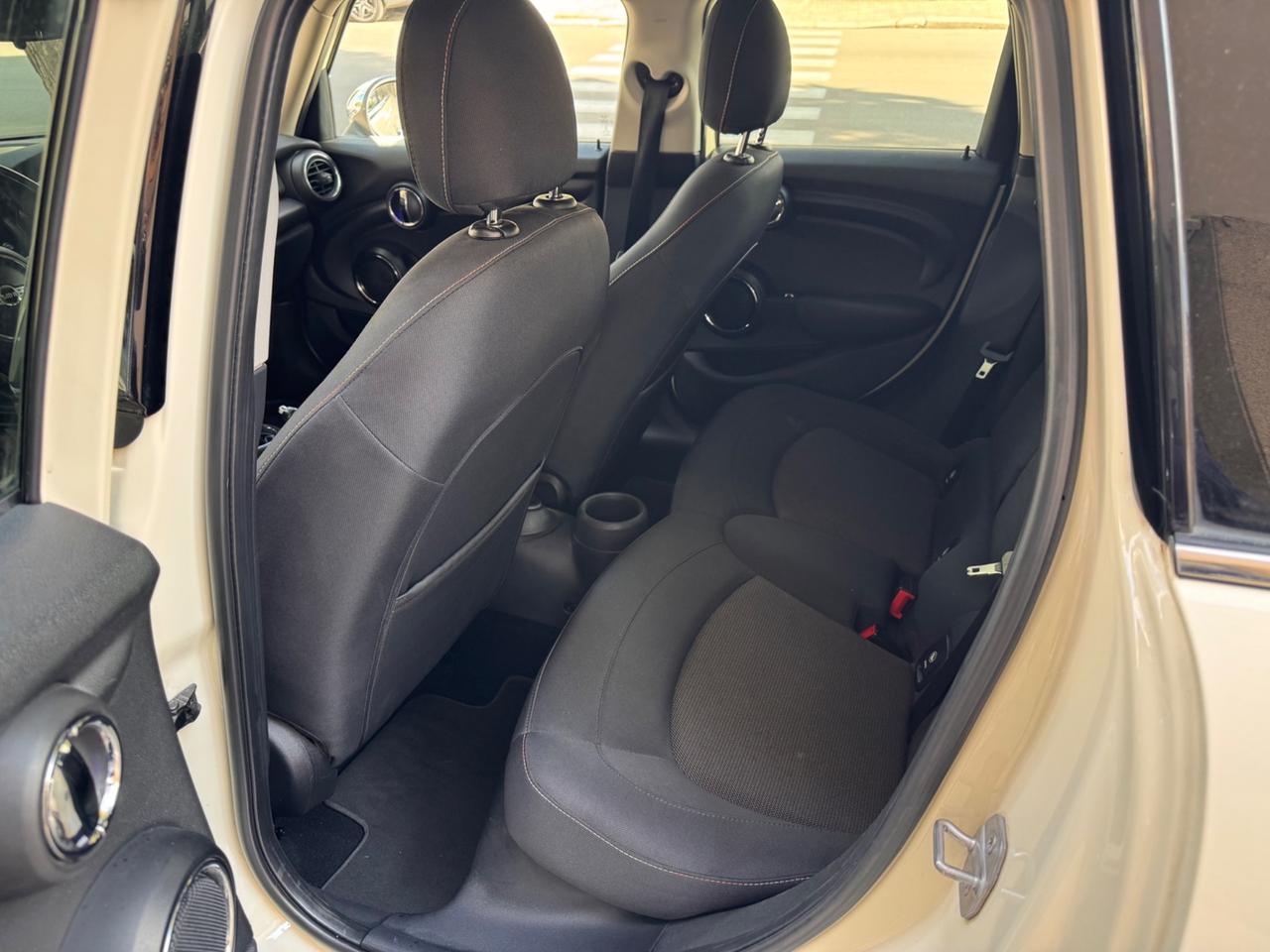 Mini 1.5 Cooper D 5 porte Automatica
