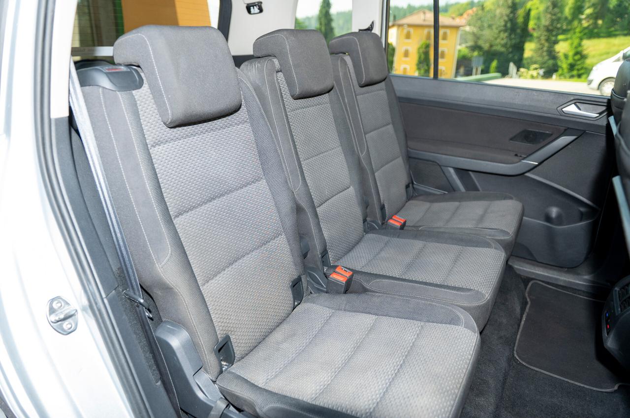 Volkswagen Touran 2.0TDI 7 POSTI