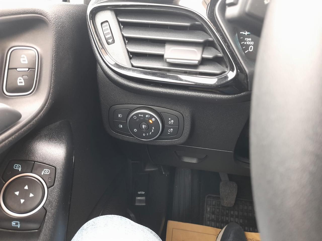 Ford Fiesta 1.1 3 porte Cool&Connect