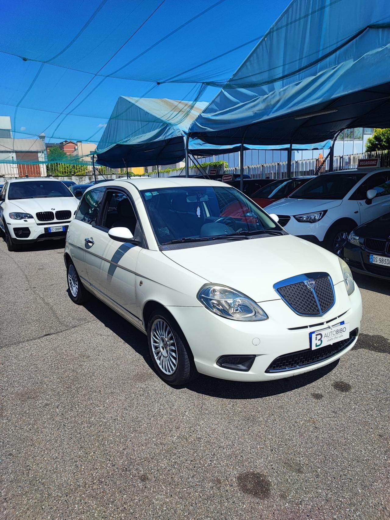 Lancia Ypsilon 1.2 Argento
