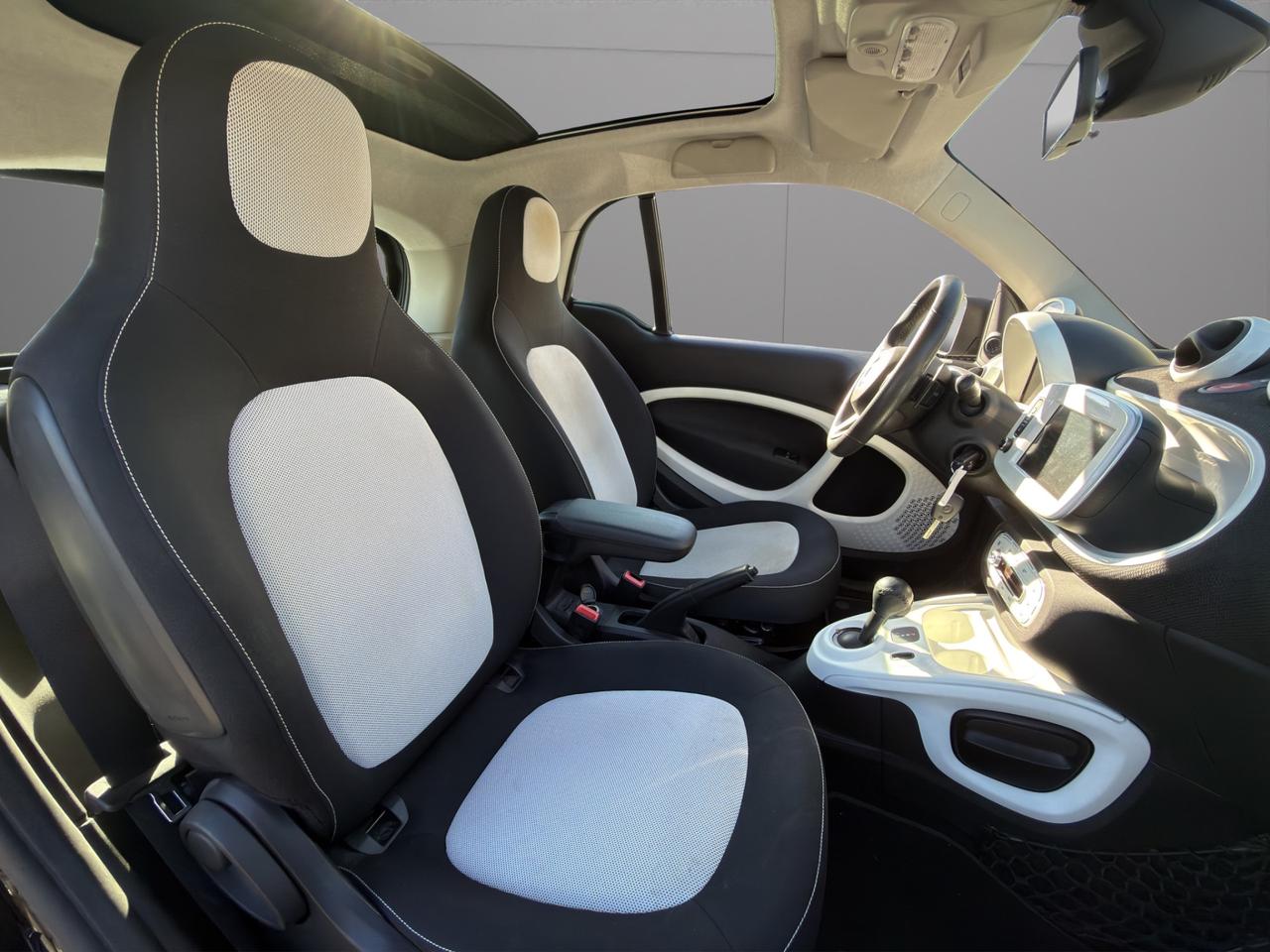 Smart fortwo coupe Fortwo 1.0 Passion 71cv - Unipro - Promo Finanziamento - Schermo - Bracciolo - Sedili riscaldabili