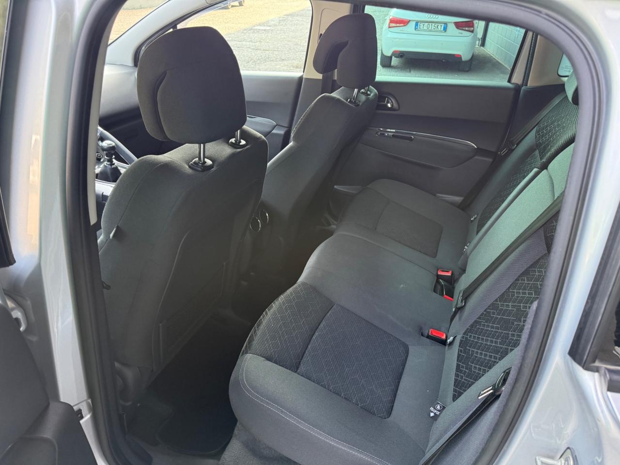 Peugeot 3008 1.6 HDi 115CV Business
