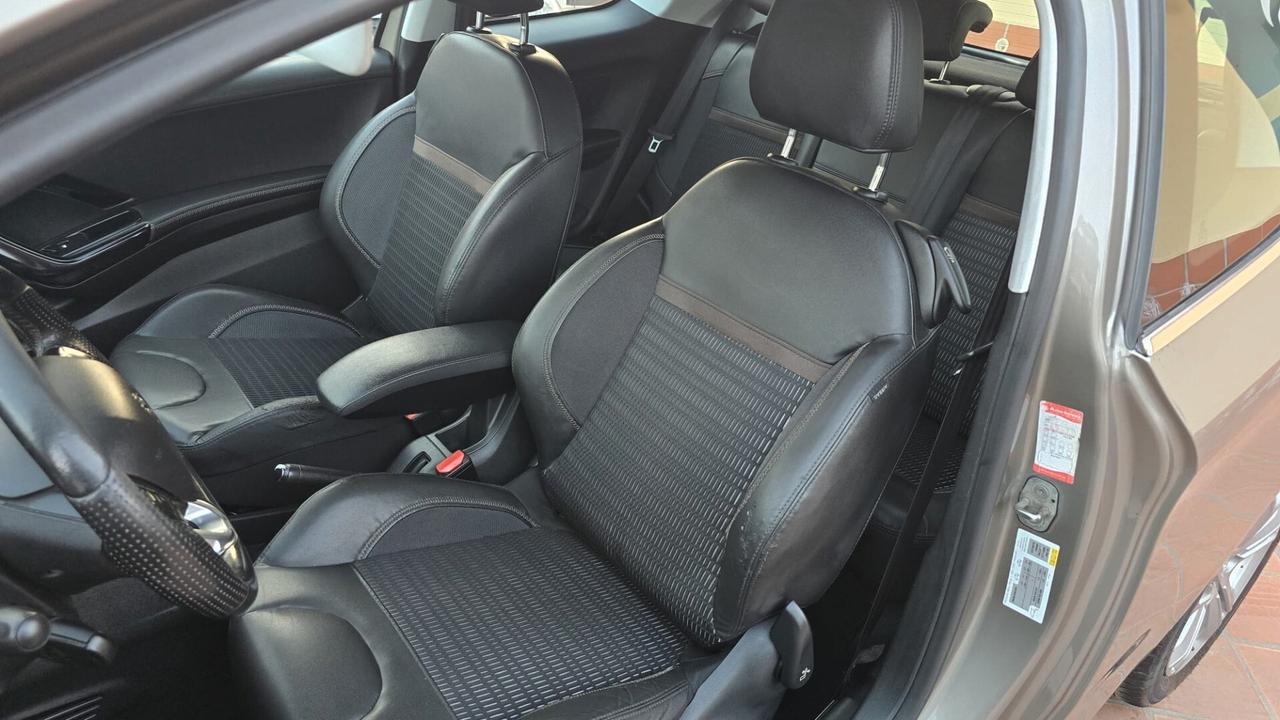 Peugeot 208 PureTech 82 3 porte Allure