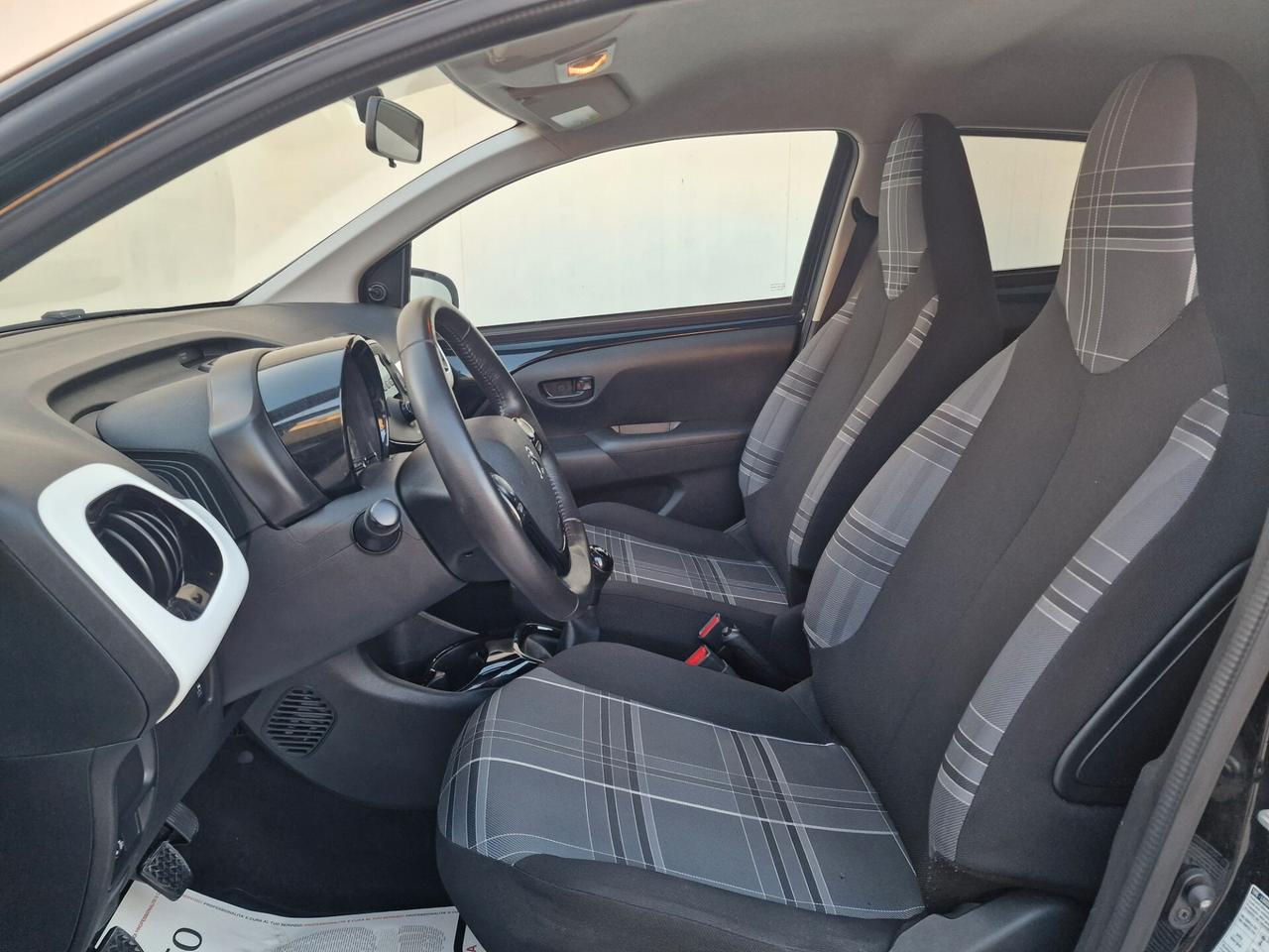 Peugeot 108 Style 1.0 VTi benzina 70cv