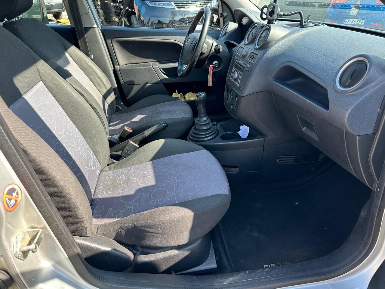 Ford Fiesta 1.2 BENZINA - NEOPATENTATI