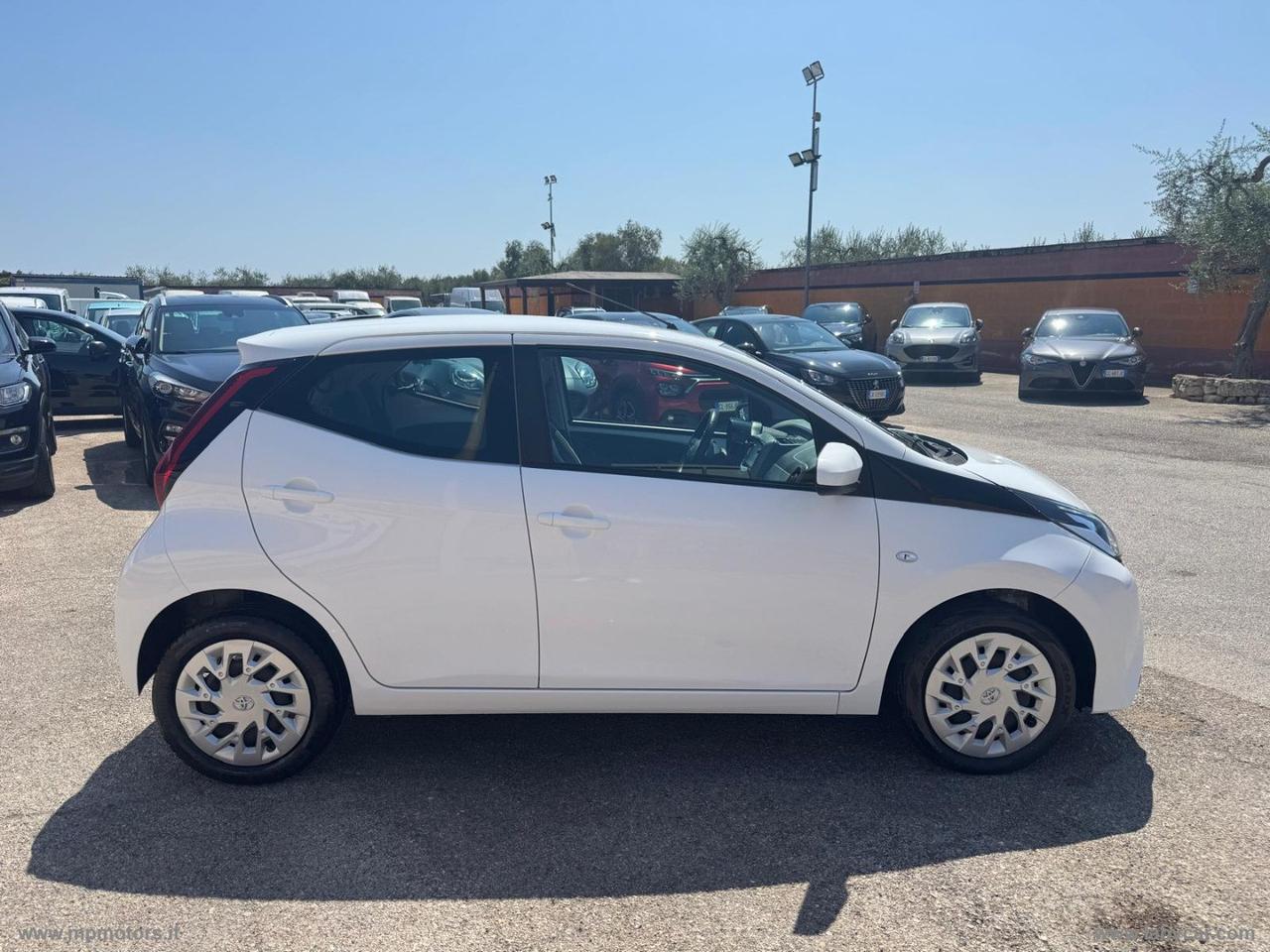 TOYOTA AYGO CONNECT 5P. AUTOMATICA 1.0 72CV