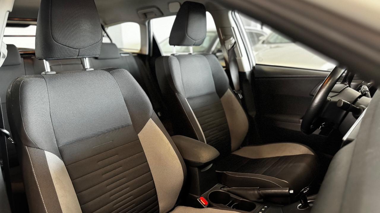 Toyota Auris Touring Sports 1.8 Hybrid Lounge