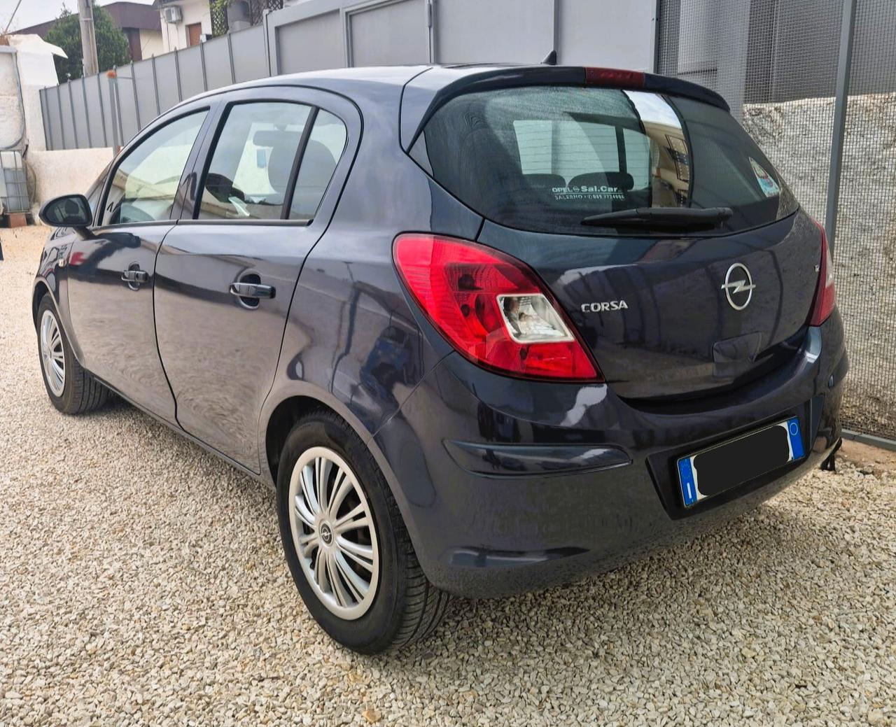 Opel Corsa 1.2 5 porte Cosmo