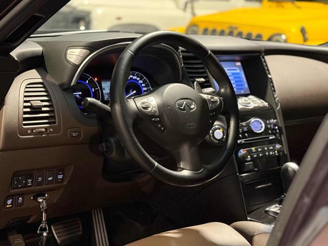 INFINITI QX70 3.0 diesel V6 AT S Premium