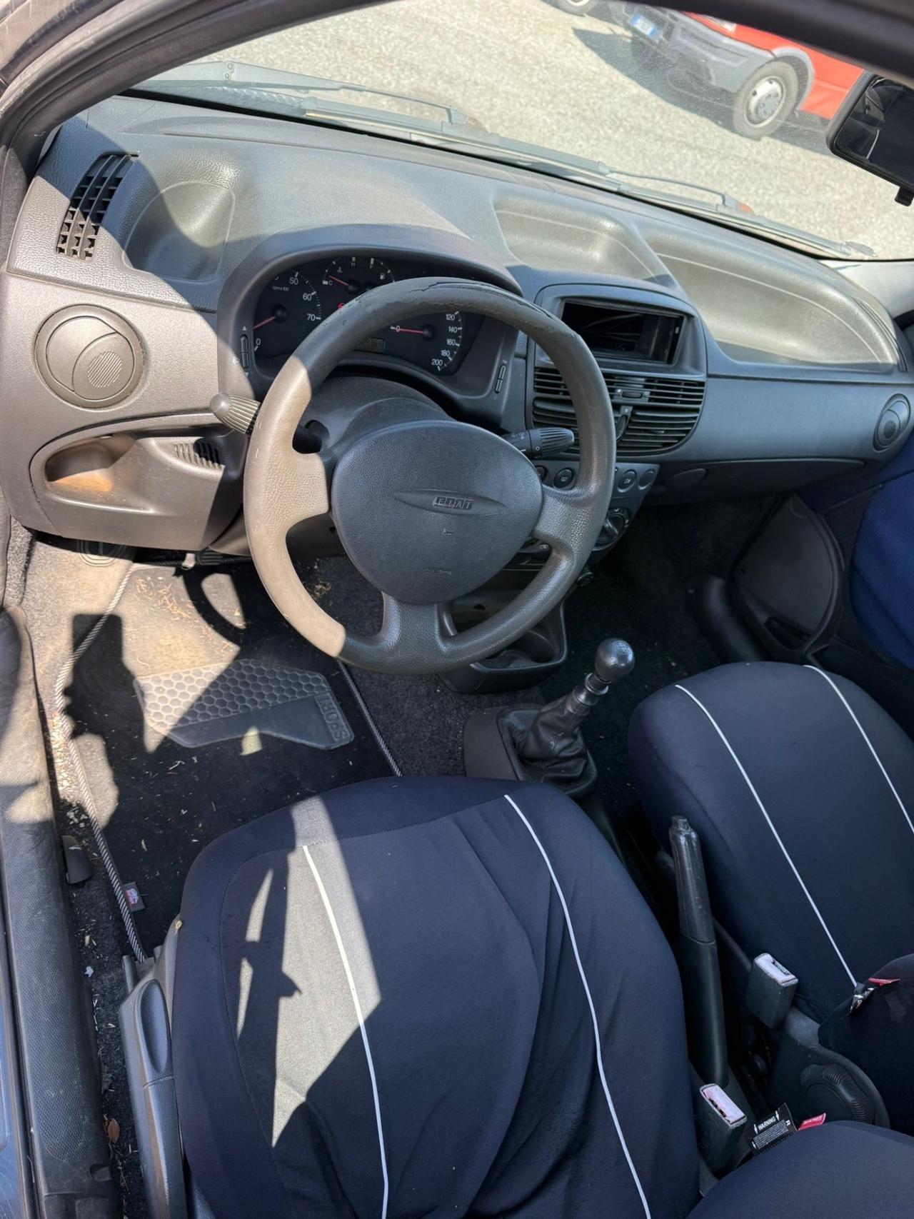 Fiat Punto 1.2i 16V cat 5 porte HLX