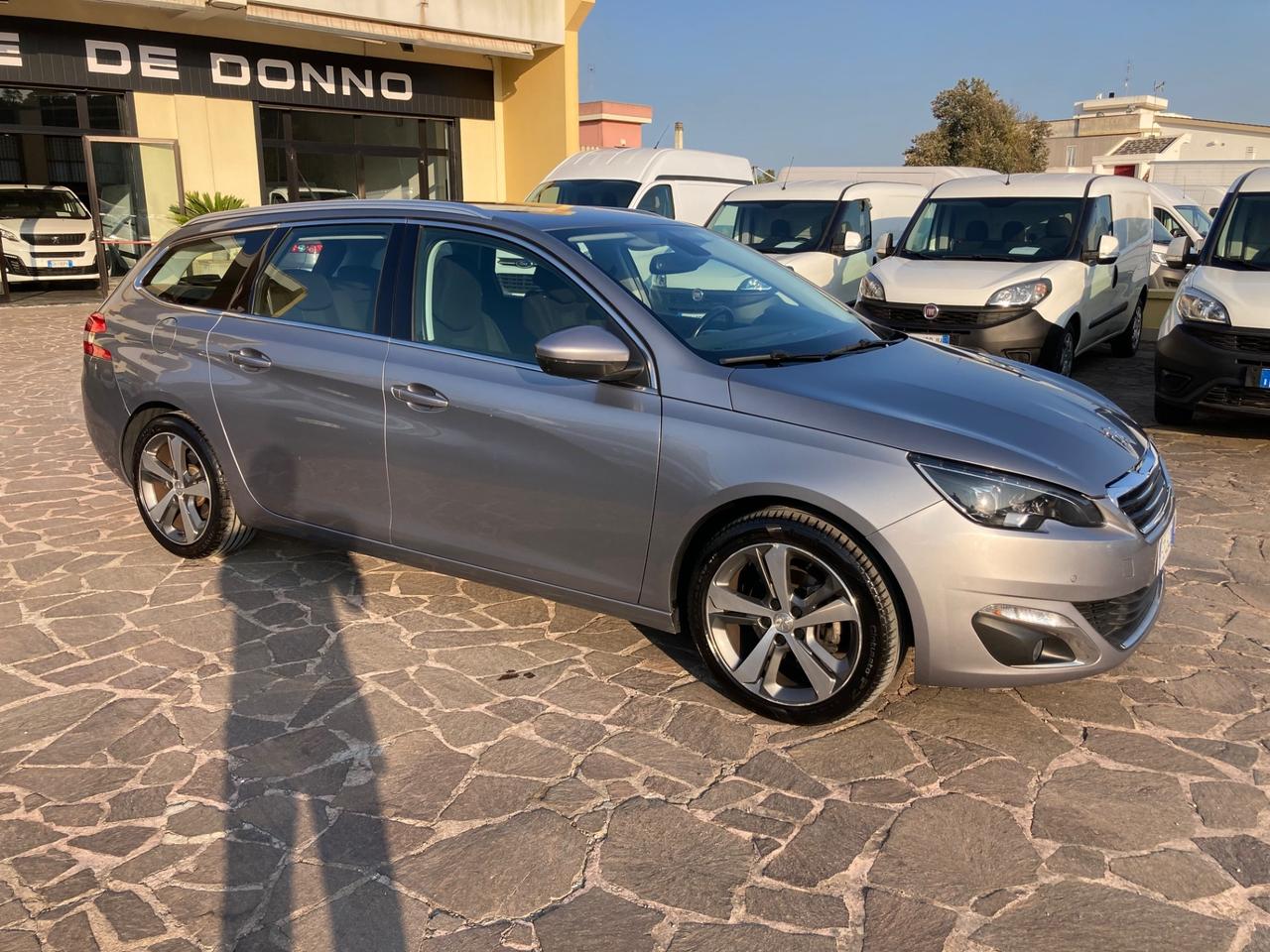 Peugeot 308 BlueHDi 120 S&S SW Allure ( Gancio Traino)