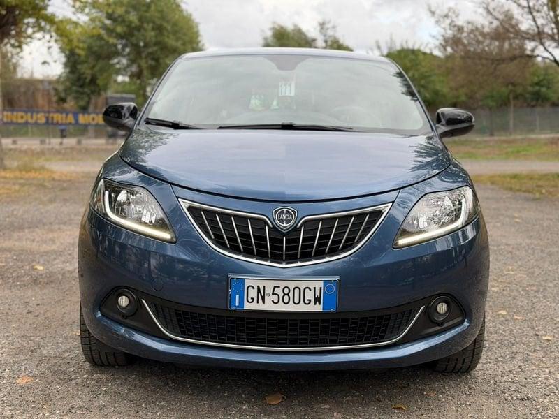 Lancia Ypsilon 1.0 FireFly Hybrid GOLD.