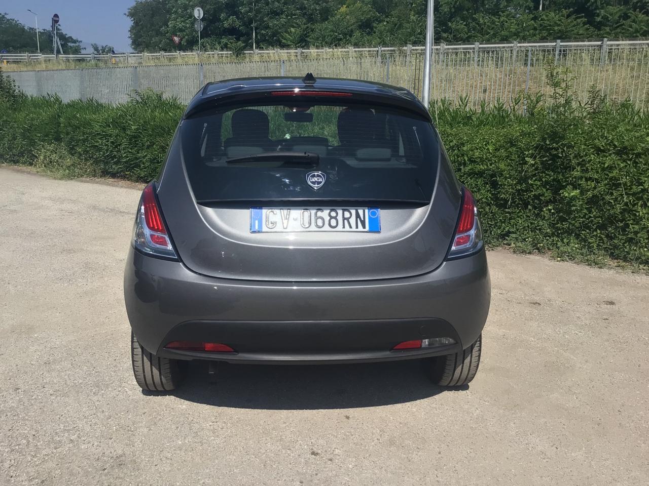 Lancia Ypsilon 1.0 FireFly 5 porte S&S Hybrid Silver Plus