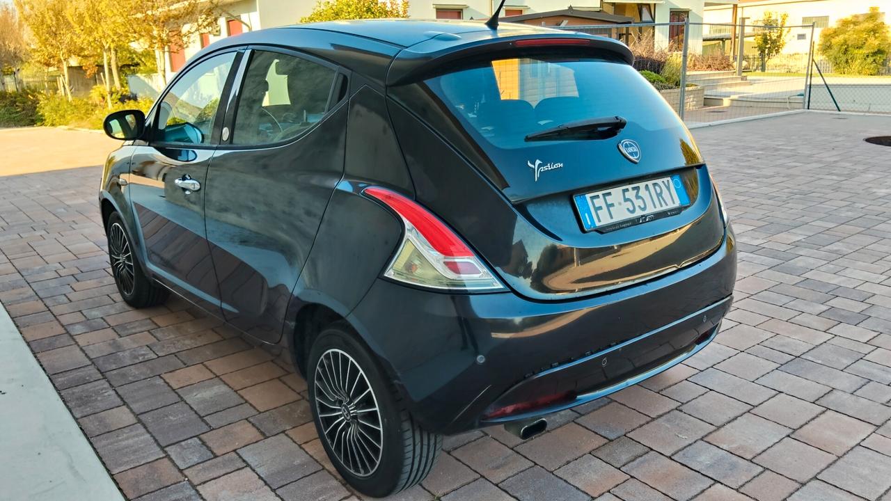 Lancia Ypsilon 2016 1.2 GPL