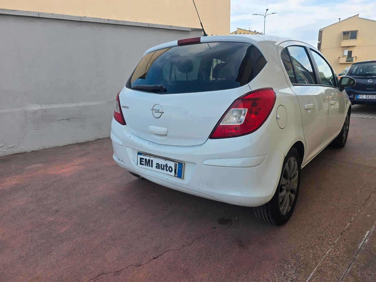 Opel Corsa 1.2 5 porte Club