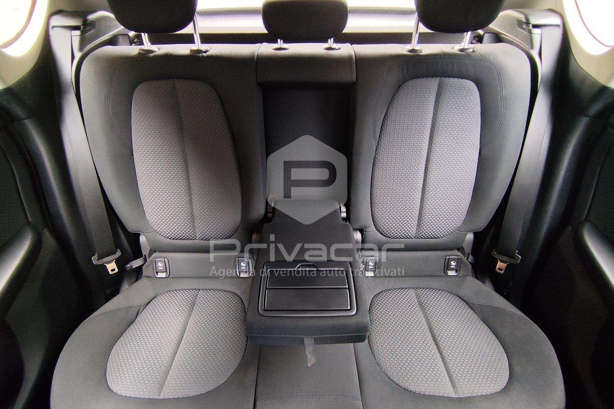 BMW 218d Active Tourer Business
