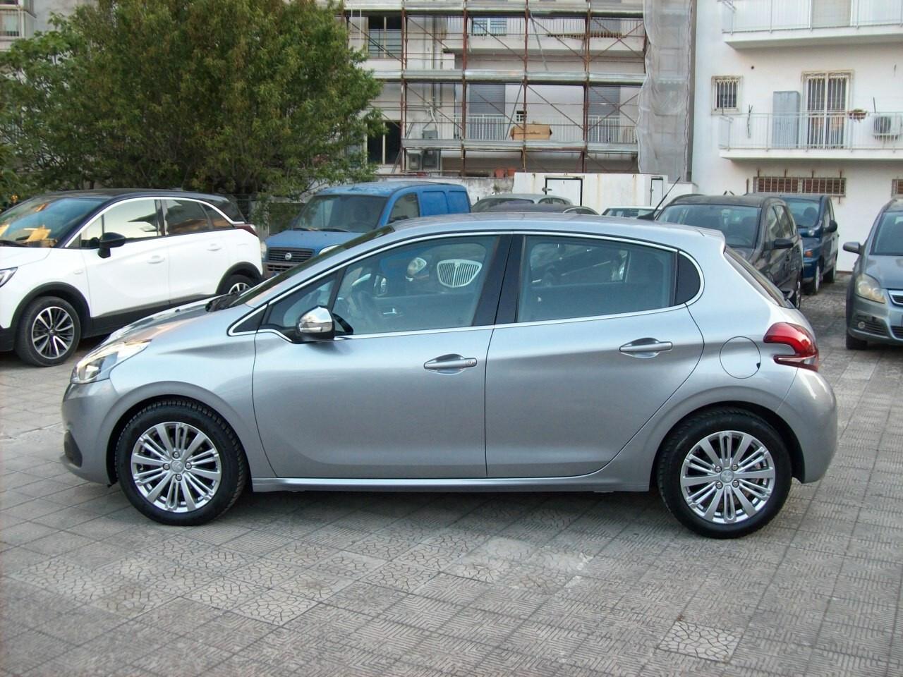 Peugeot 208 1.5 BlueHDi 102 S&S 5p Allure Navy