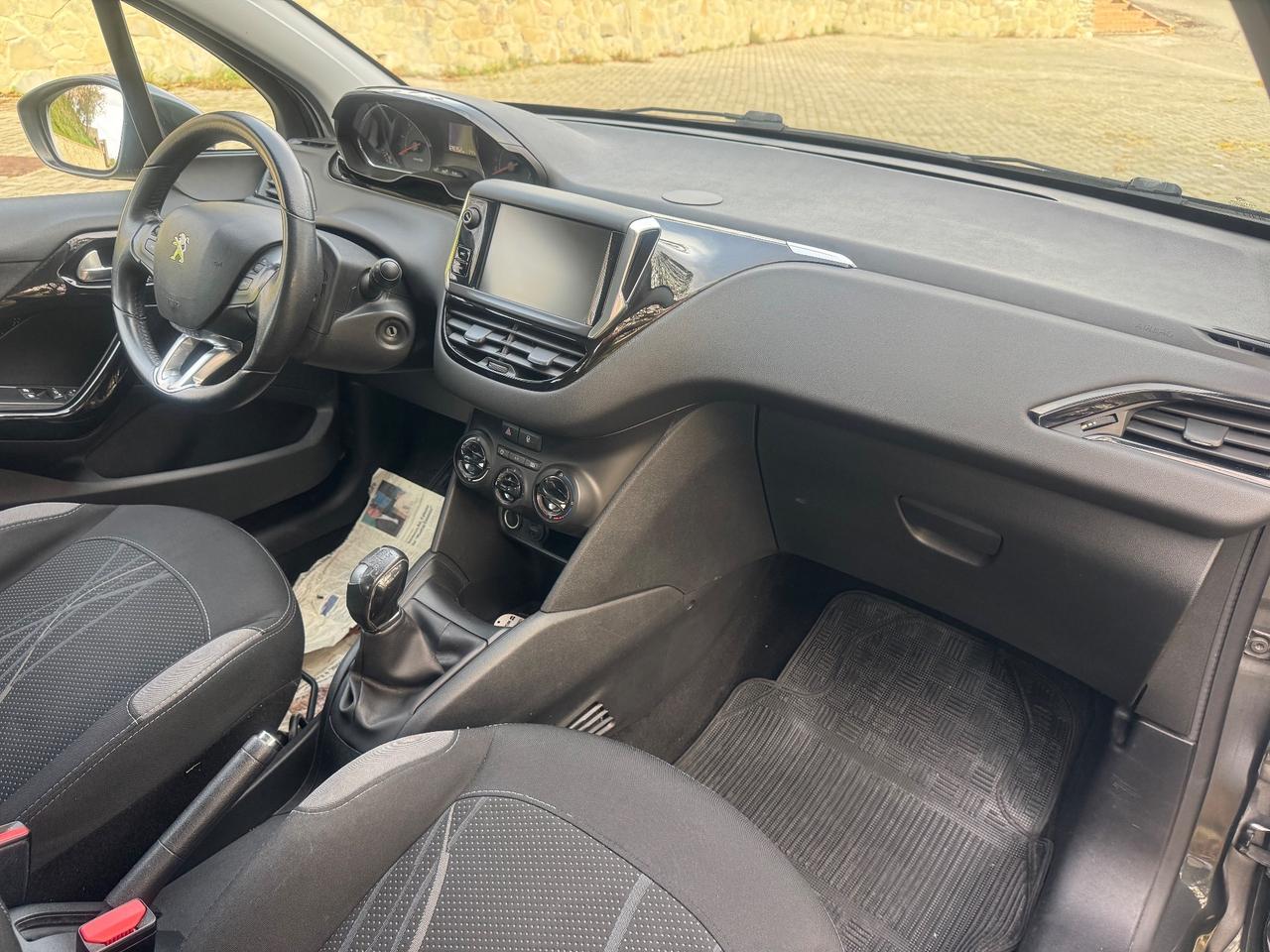 Peugeot 208 1.4 HDi 68Cv 2015