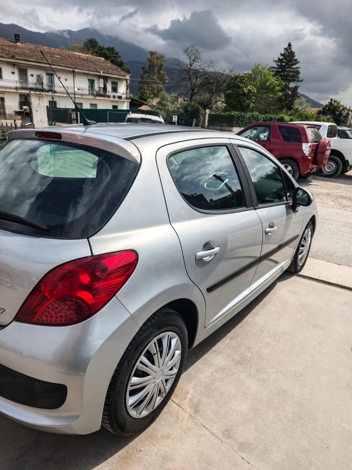 Peugeot 207 1.4 HDi 70CV 5p. Garantita 12 mesi