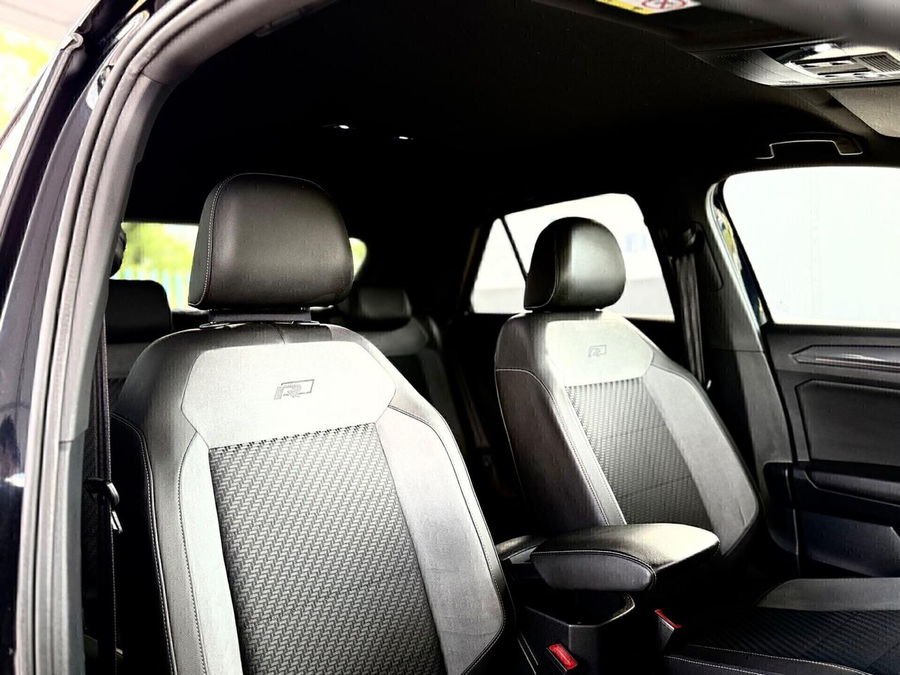 VW T-Roc 1.5 TSI R-LINE *LED*CERCHI18*SENSORI*DSG