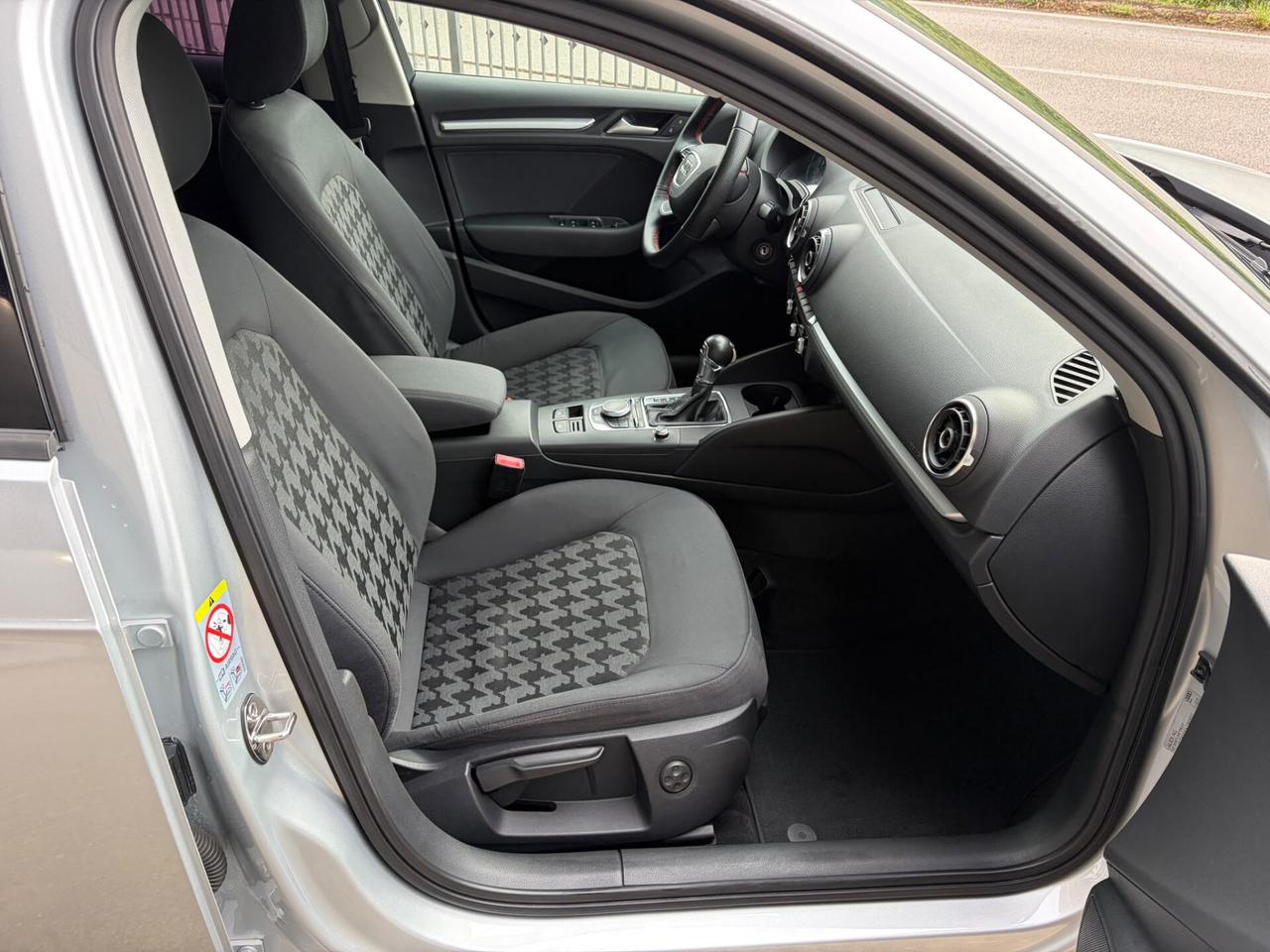 Audi A3 SPB 1.6 TDI 105cv S tronic Attraction