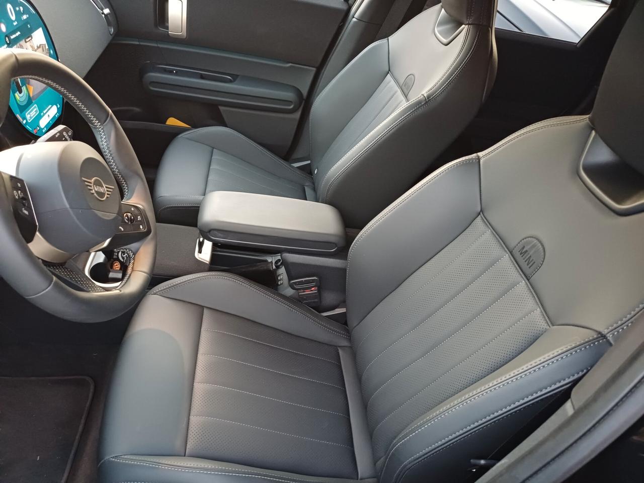 Mini Cooper Countryman C Favoured (XL)