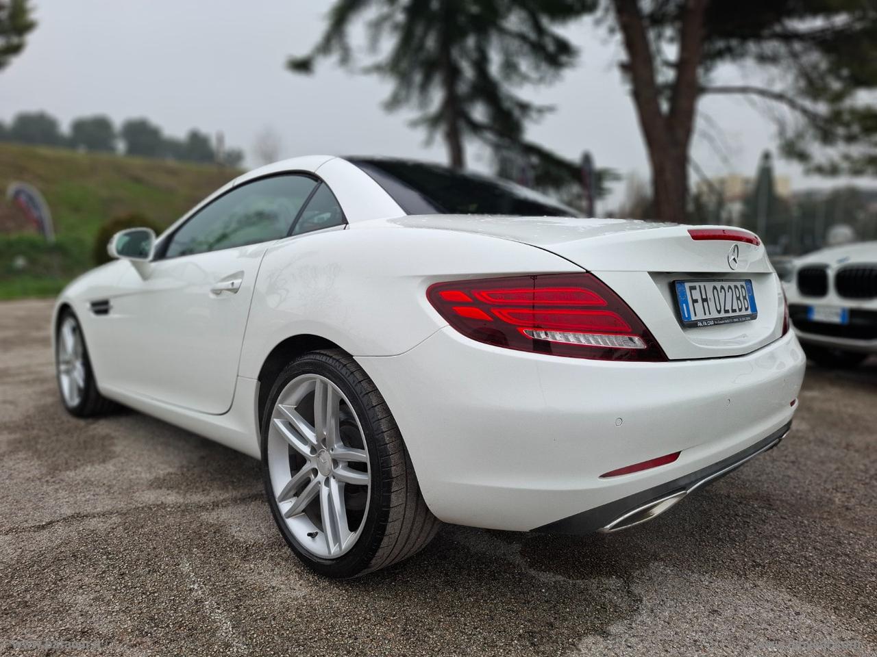 MERCEDES-BENZ SLC 250 d AMG line