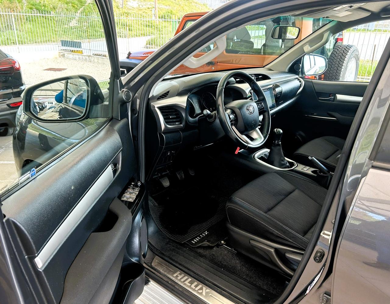 Toyota Hilux 2.4 D-4D 4WD 4 porte Double Cab Lounge