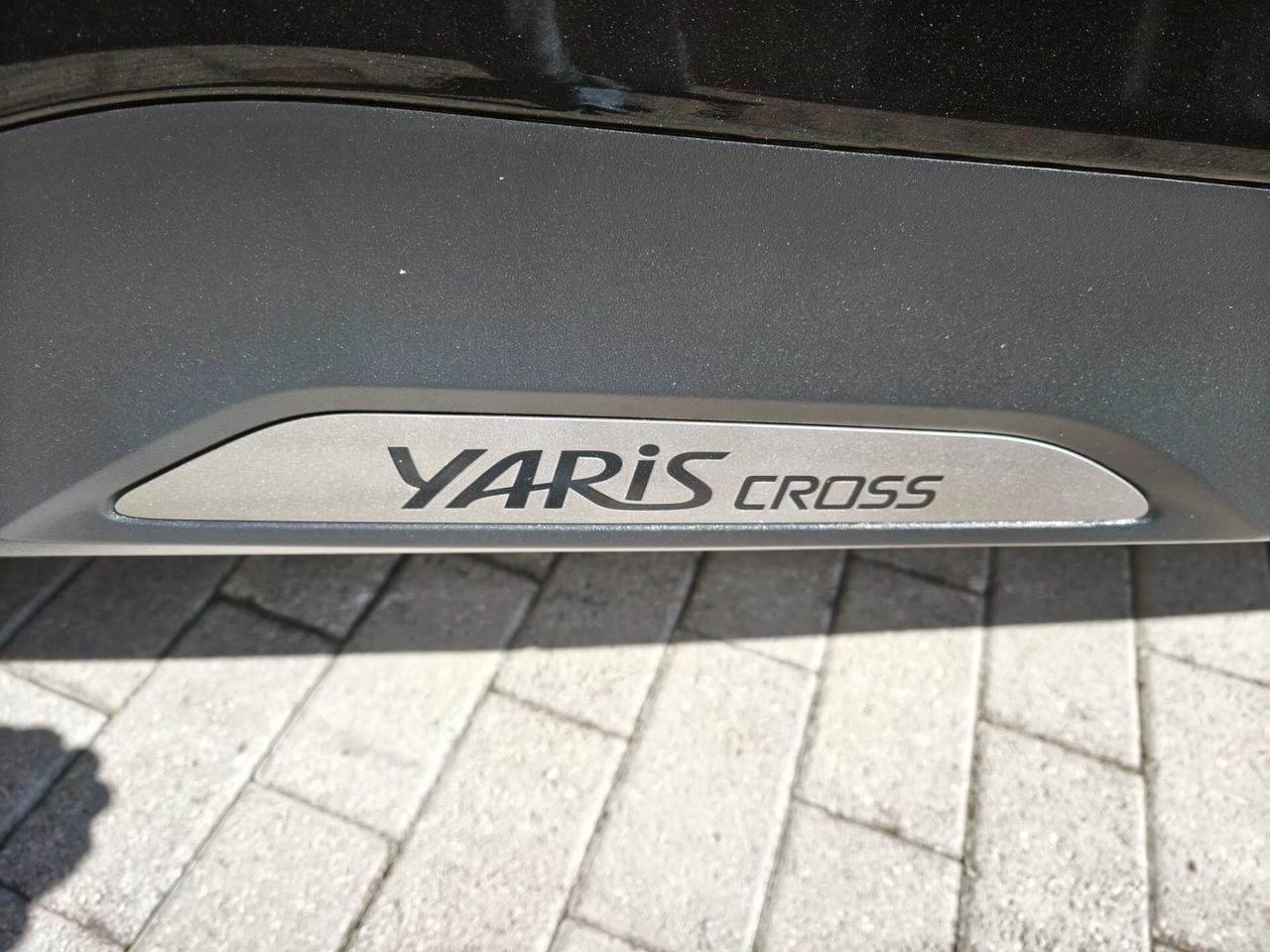 Toyota Yaris Cross 1.5 Hybrid 5p. E-CVT AWD-i Business