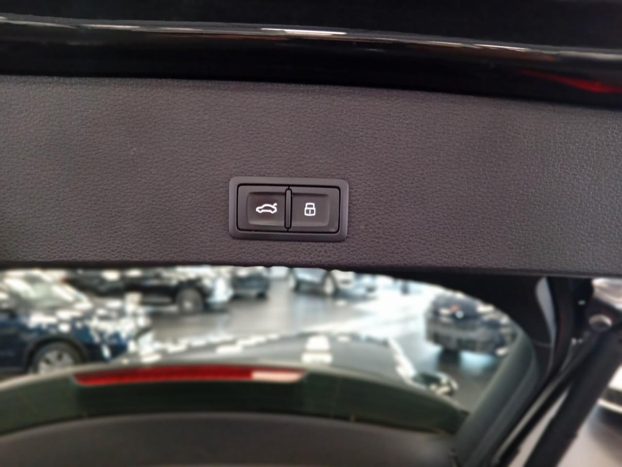 Audi Q2 30 TFSI Business Advanced
