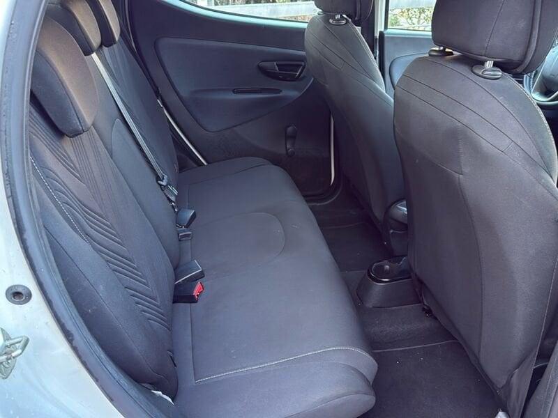 Lancia Ypsilon 1.0 FireFly 5 porte S&S Hybrid Gold