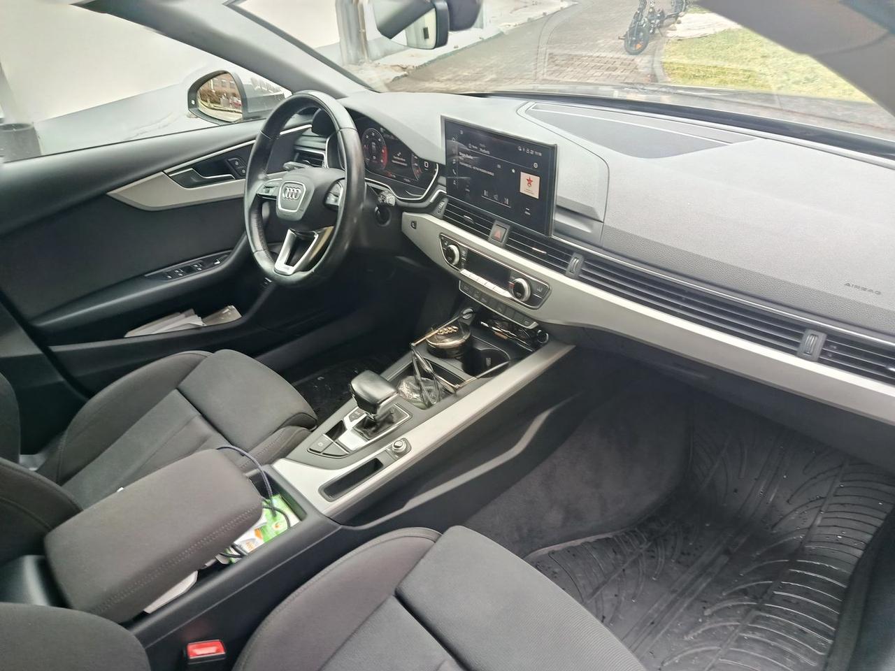 Audi A4 Business Advanced 2.0 35 TDI MHEV #10442