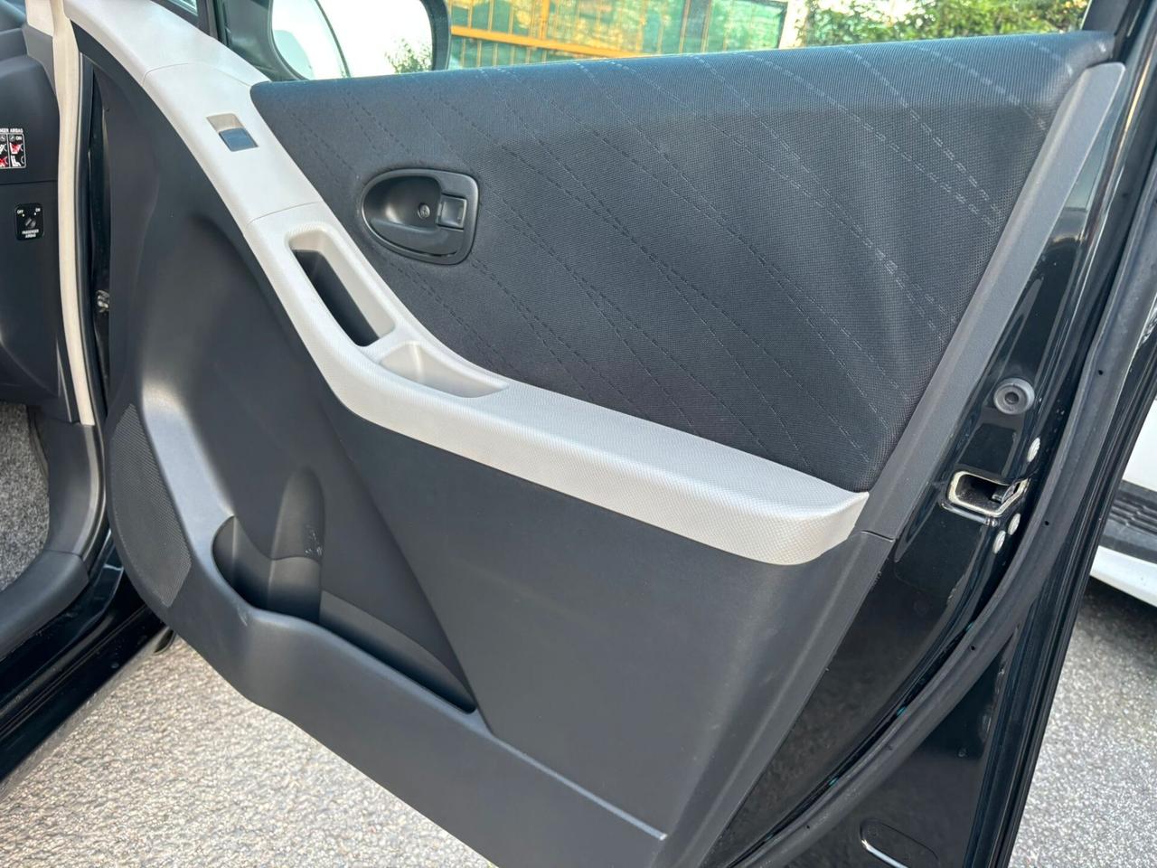 Toyota Yaris 1.3 5 porte Luna OK Neopatentati