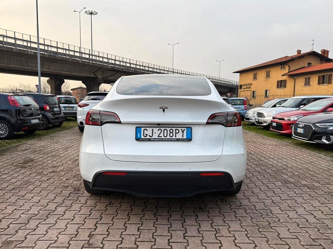 Tesla Model Y Long Range AWD