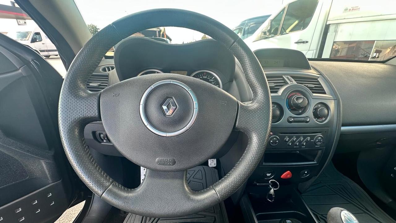 Renault Megane Mégane C-C 1.9 dCi/130CV Dynamique-KM CERTIFICATI