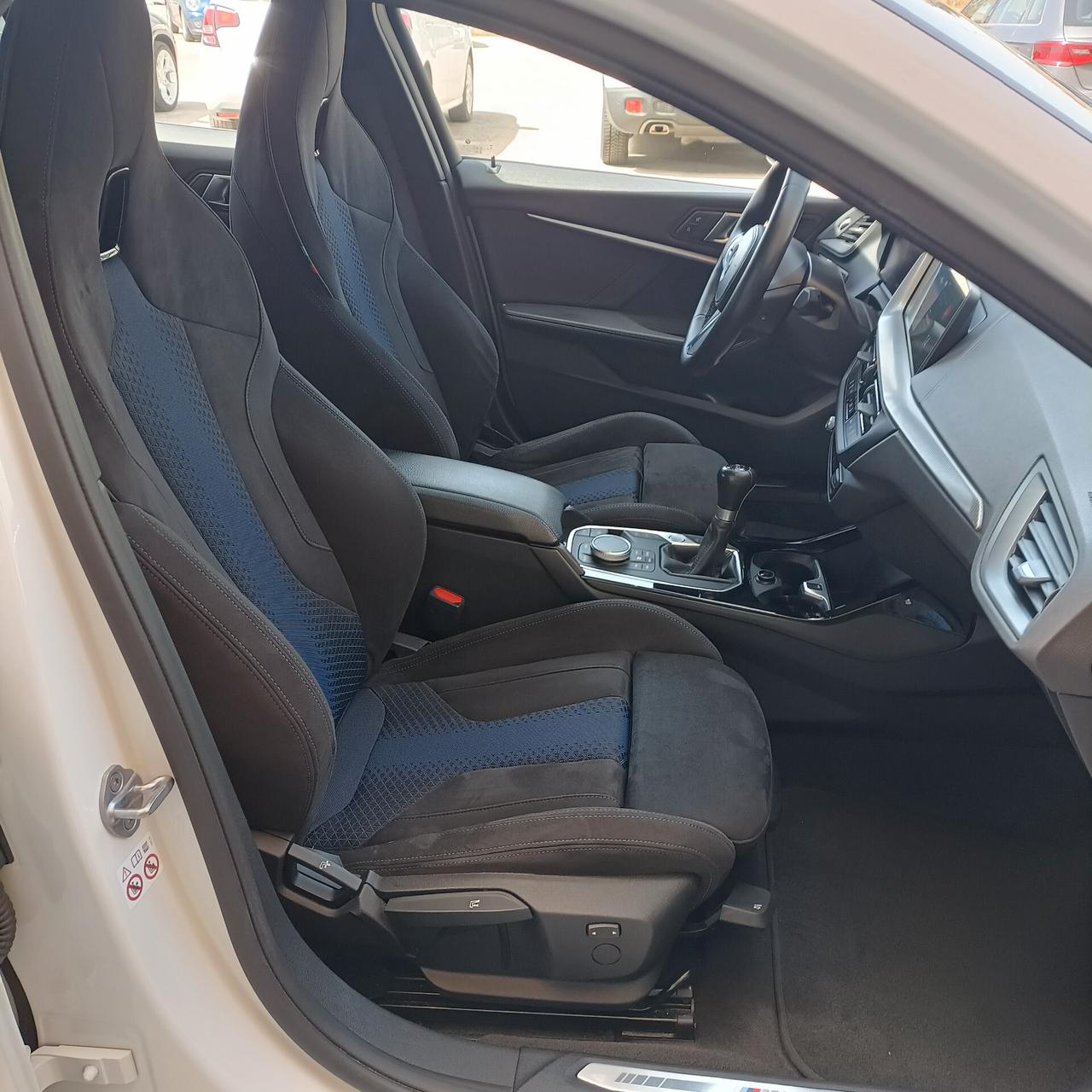 Bmw 118 118d 5p. Msport